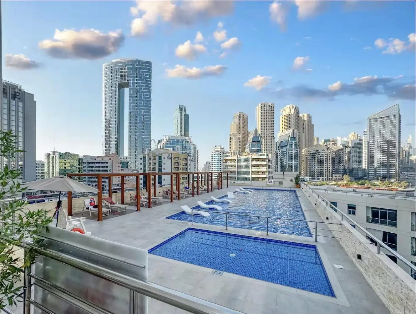 Apartmán Lavish 3Br Retreat With Lovely Marina & Sea Views Dubaj